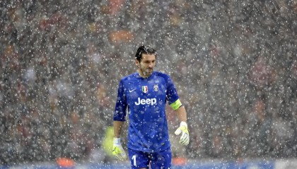 爱游戏在线玩-广东宏远季后赛发挥出色，经验成关键，广东宏远下个赛季如何安排